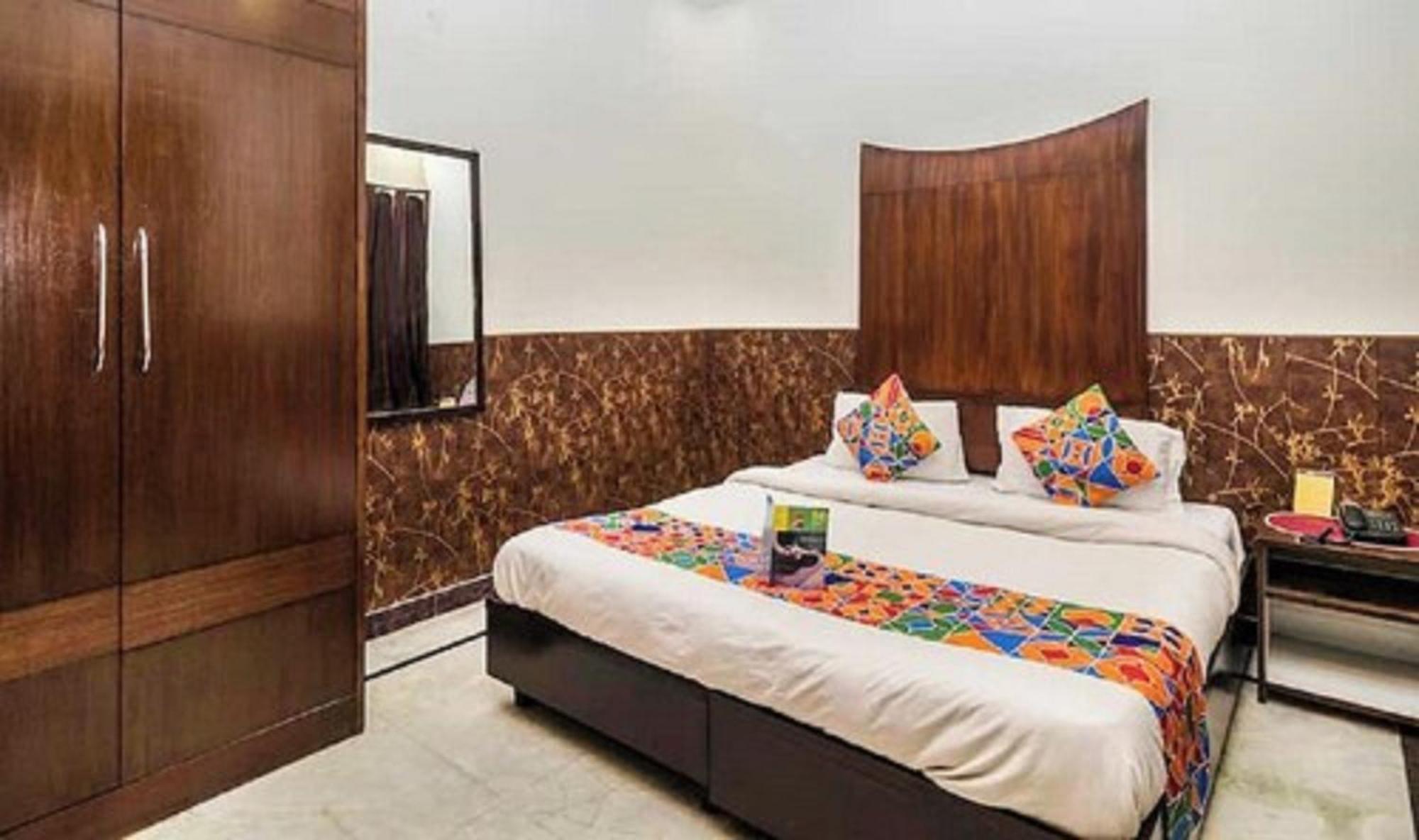 Hotel Shanti House New Delhi Karnail Singh Stadium Gate No 1 Exteriör bild