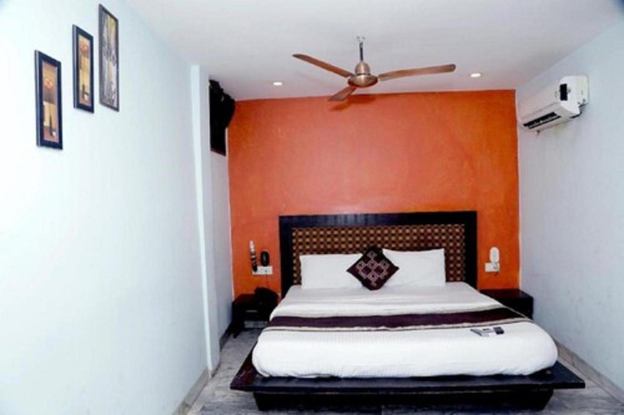 Hotel Shanti House New Delhi Karnail Singh Stadium Gate No 1 Exteriör bild